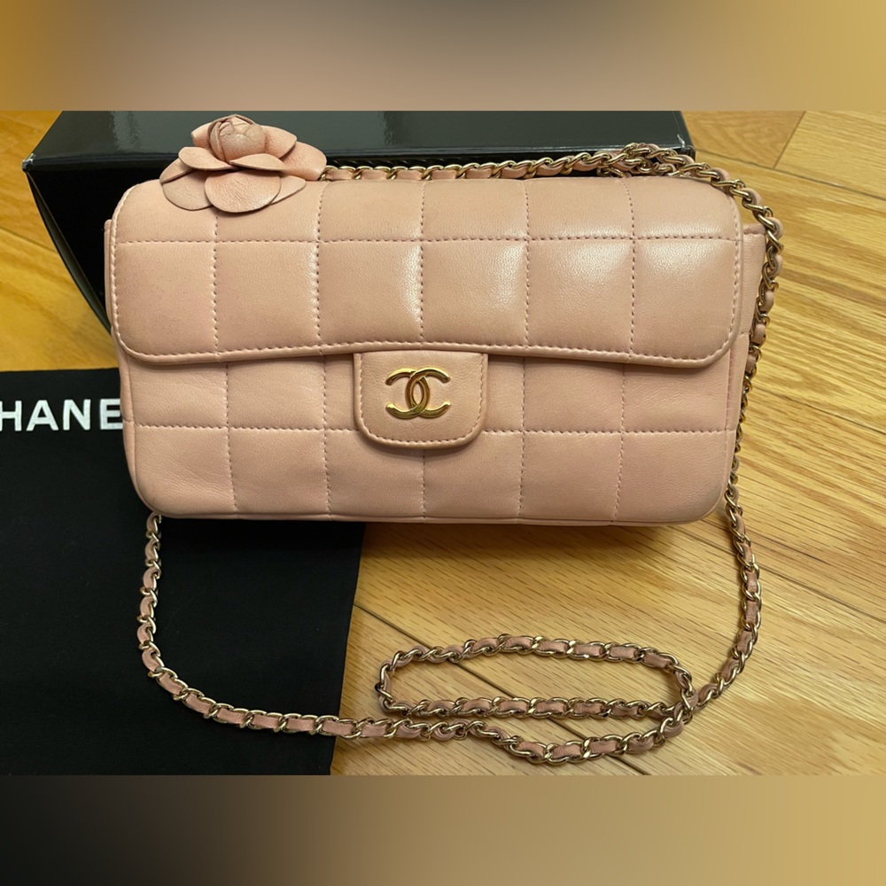 Chanel pink chocolate bar flap bag